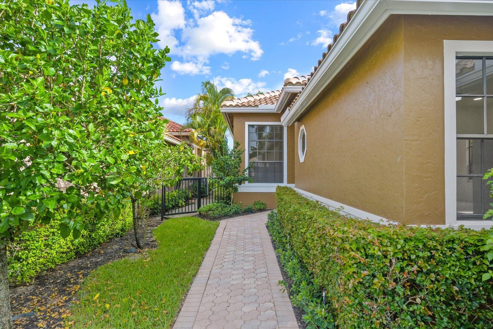 4533 Barclay Fair Way — photo 3