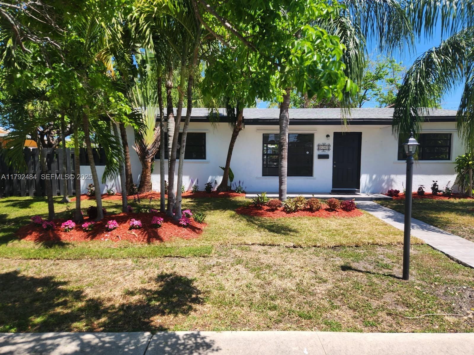 9340 Martinique Drive — photo 2