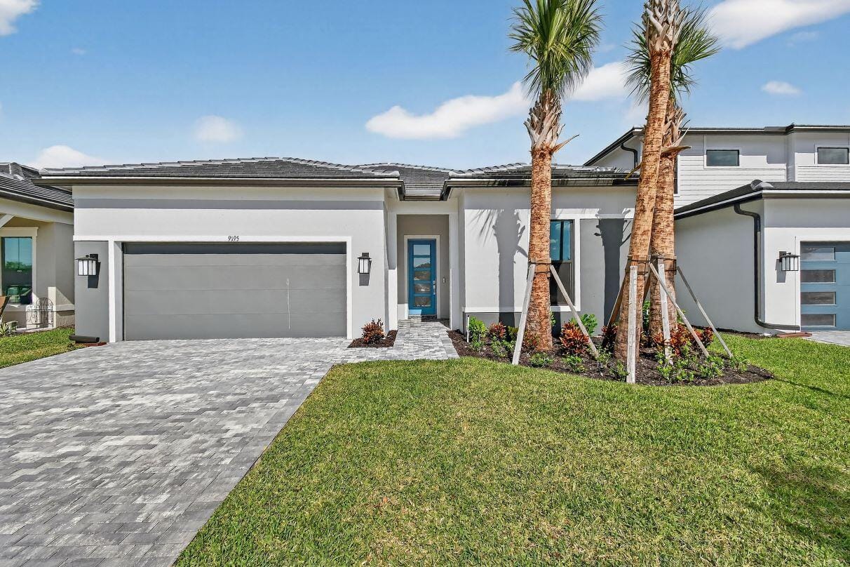 9195 Cape Honey Bee Lane Prestige 19, Lake Worth, FL 33467