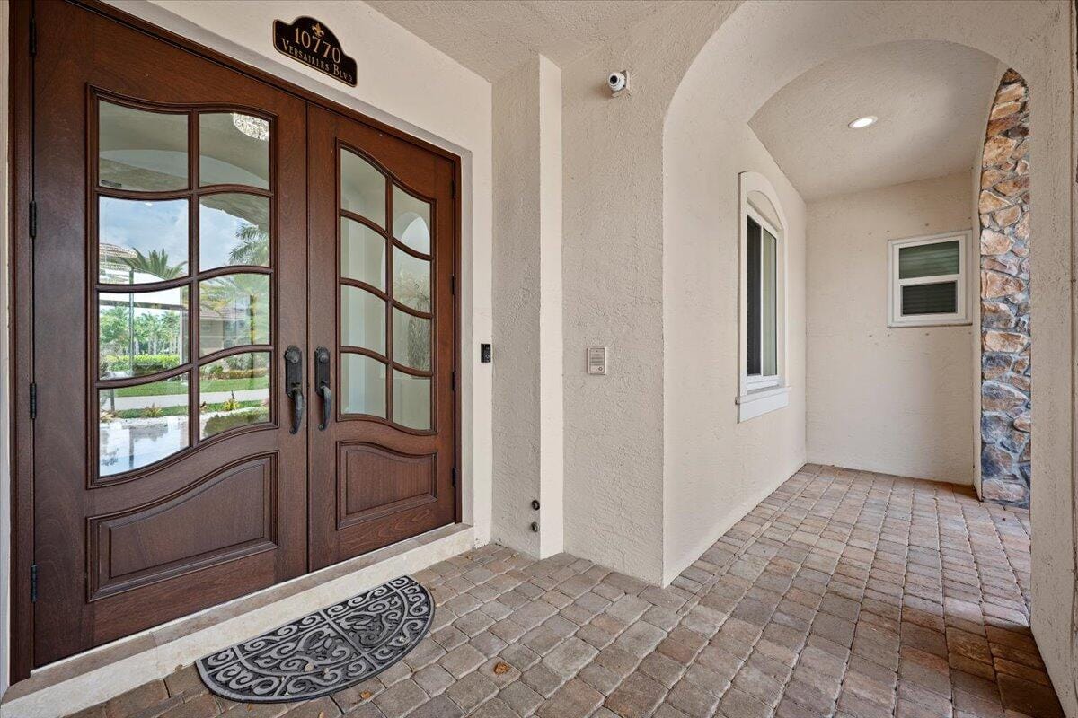 10770 Versailles Boulevard, Wellington, FL 33449 photo 4