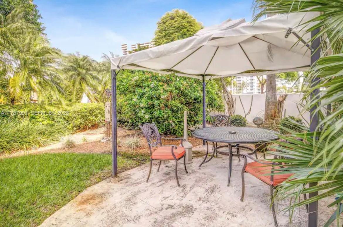 255 W 24th Street 136, Miami Beach, FL 33140 photo 13