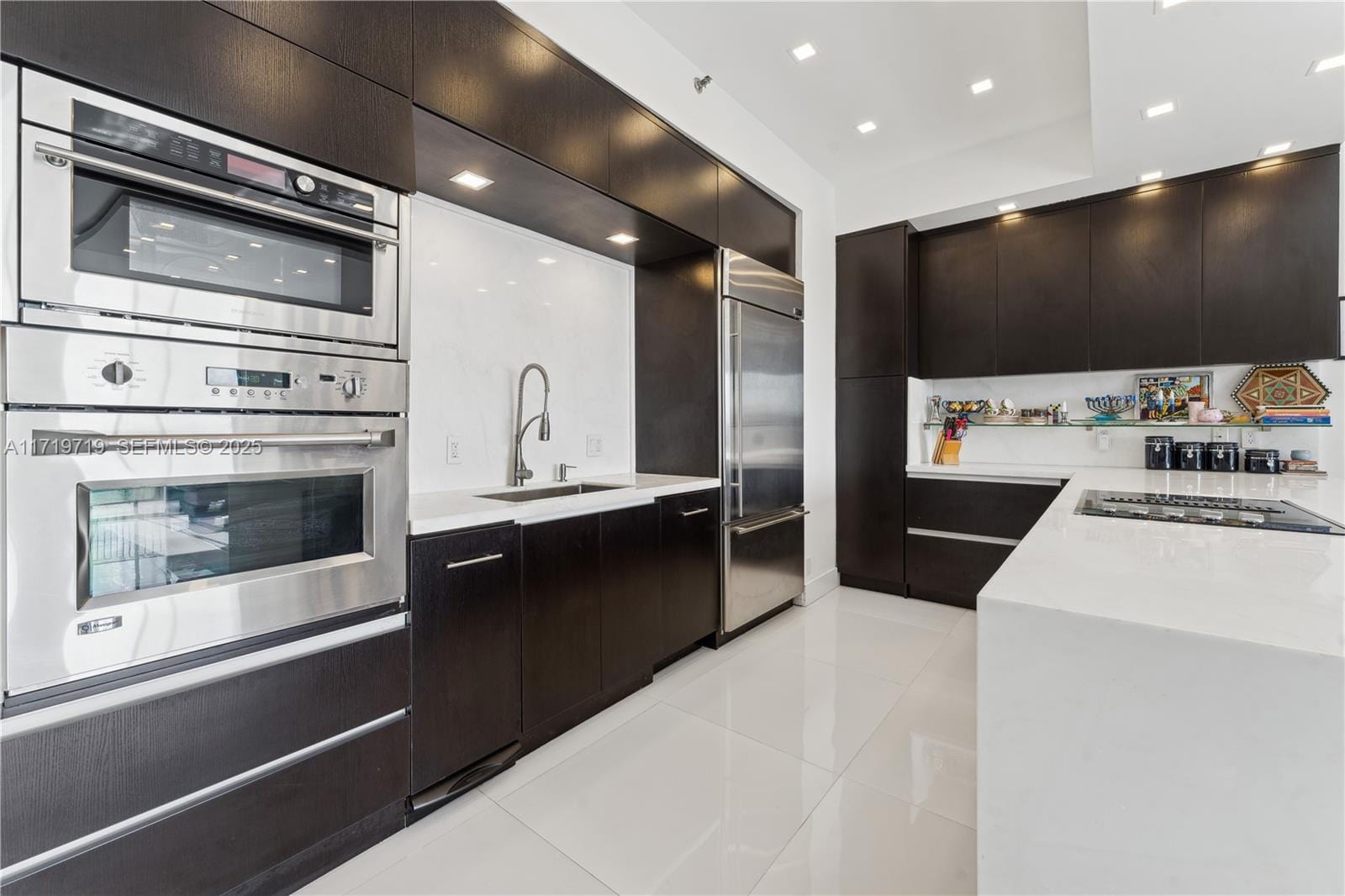 3700 Island Boulevard CPH03 — photo 8
