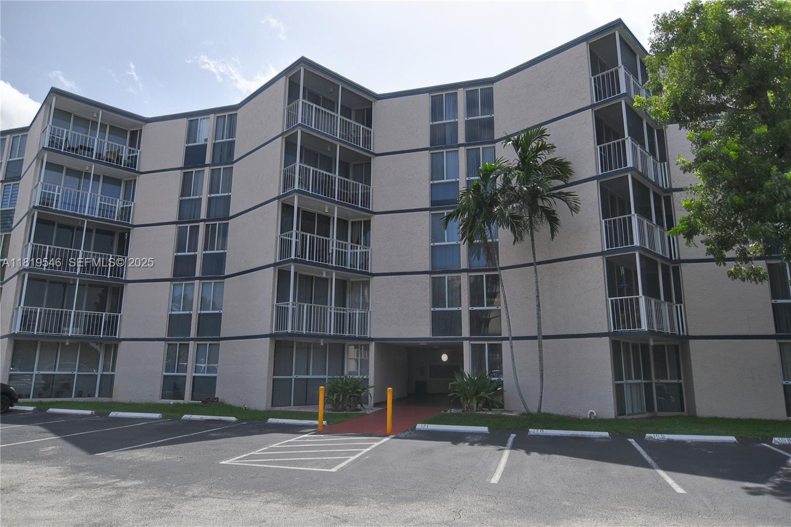 7125 NW 186th Street B311, Hialeah, FL 33015