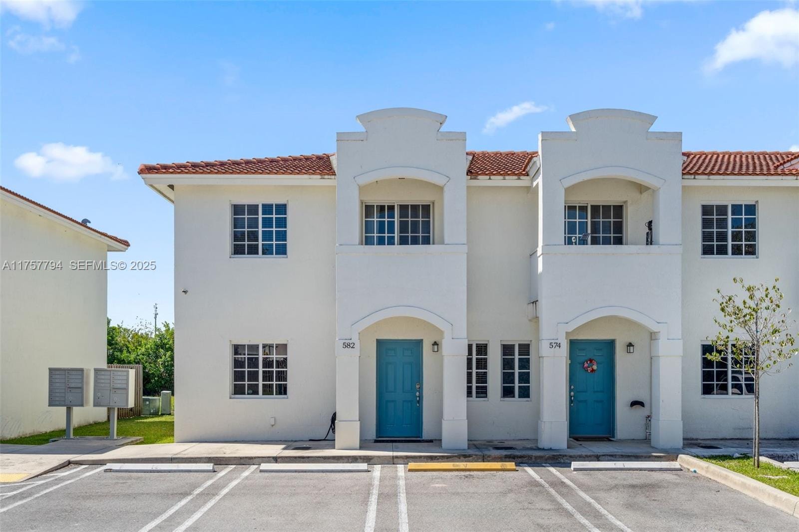 582 SW 2nd Place, Florida City, FL 33034 photo 2