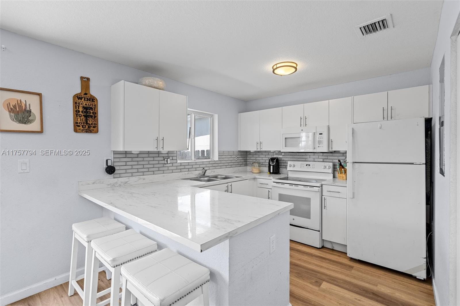 582 SW 2nd Place, Florida City, FL 33034 photo 7