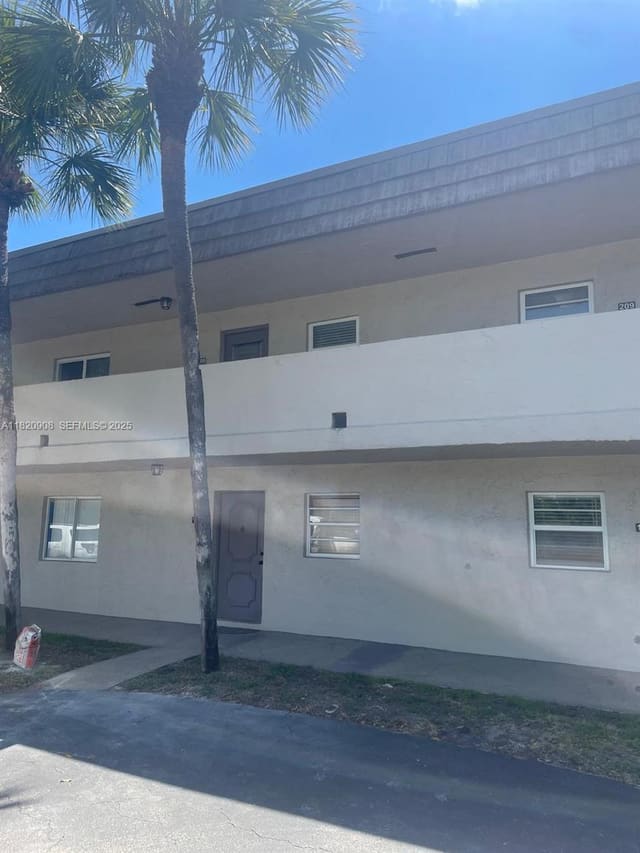 2900 Fiore Way 1080, sold in Lago Del Rey Condo, Delray Beach, FL