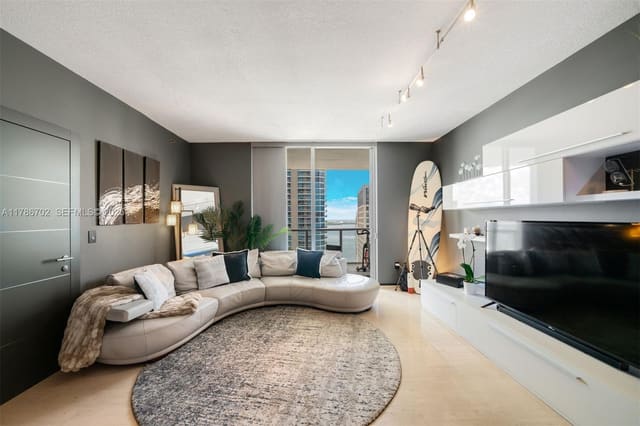 1060 Brickell Avenue 3003, Miami, FL 33131