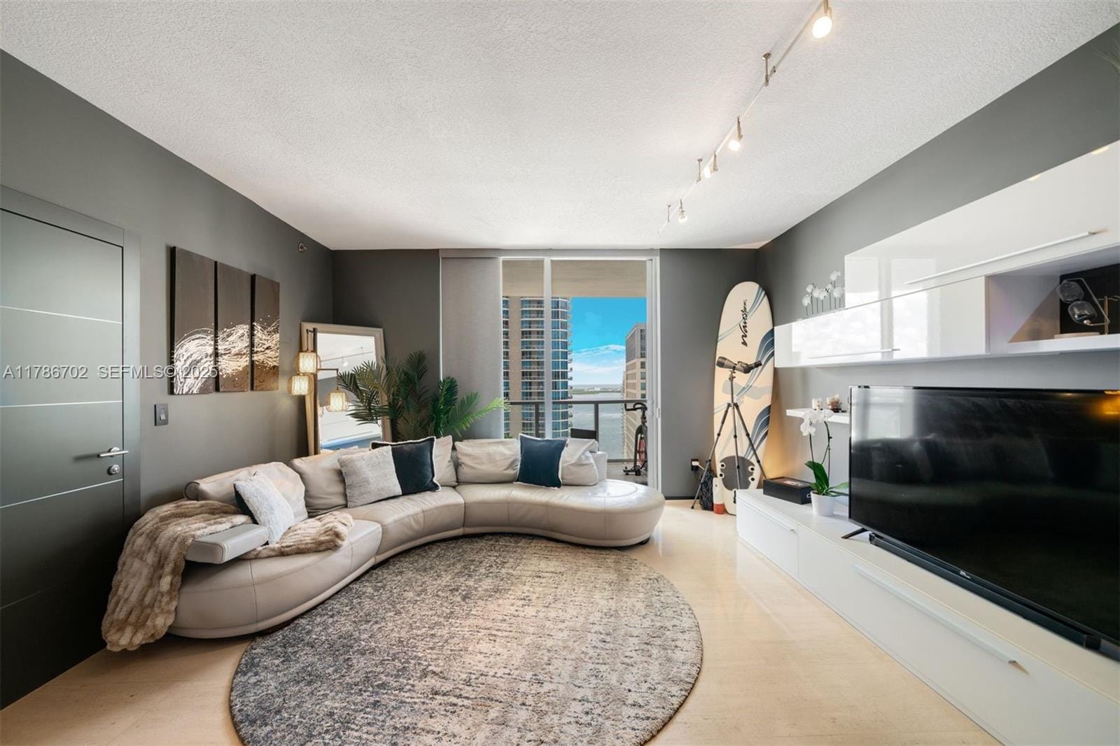 1060 Brickell Avenue 3003, Miami, FL 33131