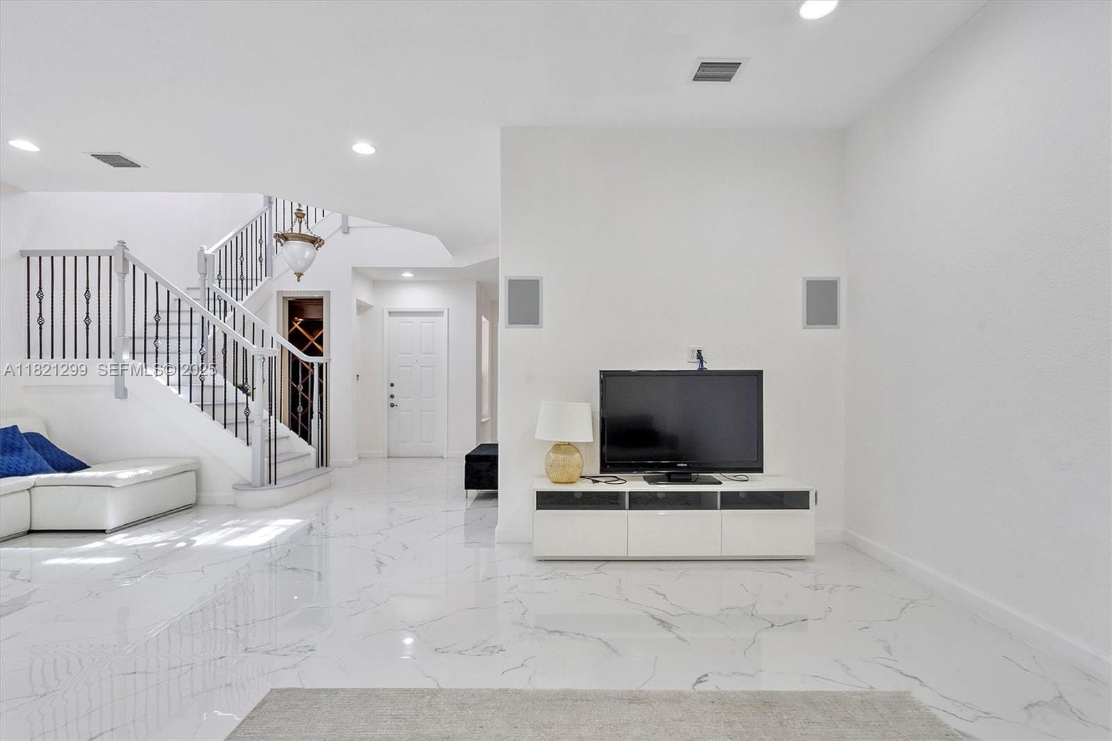 1382 Harbor View W, Hollywood, FL 33019 photo 14