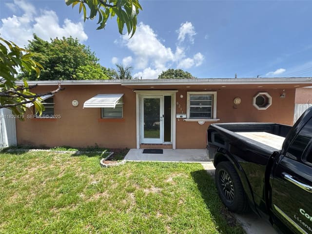 6211 SW 9th Place, sold in Kimberly Village Sec One, North Lauderdale, FL