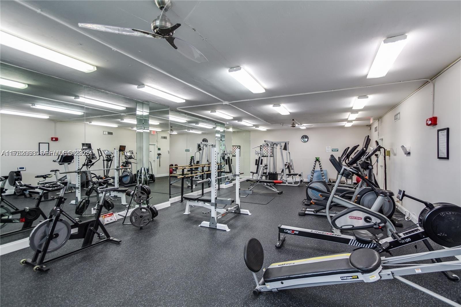 2655 Collins Avenue 1906, Miami Beach, FL 33140 photo 28