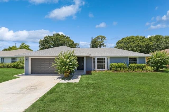 2205 Jo Haywood Drive, Fort Pierce, FL 34946