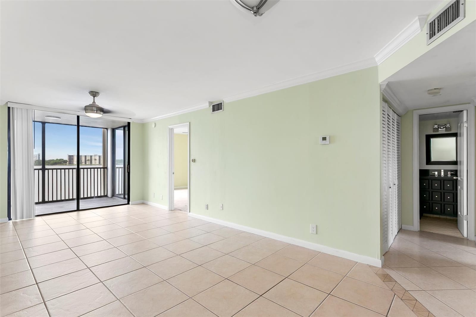 115 Lake Emerald Drive 307, Oakland Park, FL 33309 photo 11