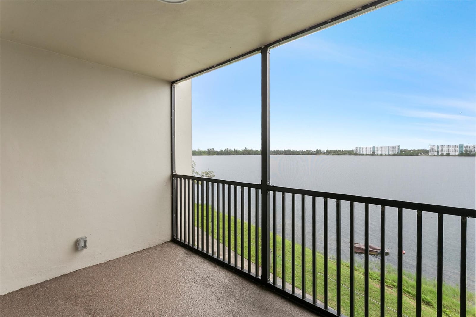 115 Lake Emerald Drive 307, Oakland Park, FL 33309 photo 14