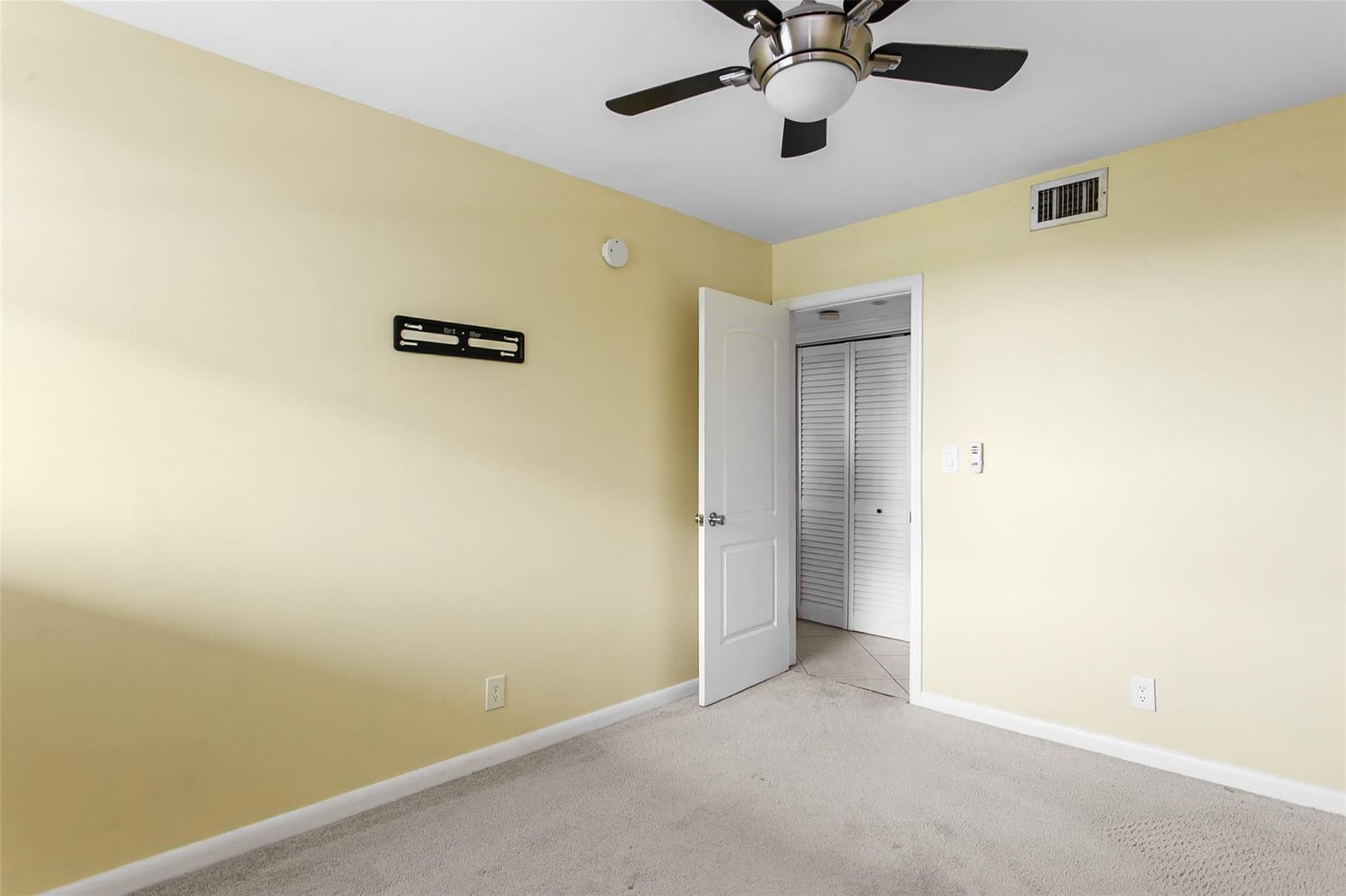 115 Lake Emerald Drive 307, Oakland Park, FL 33309 photo 22