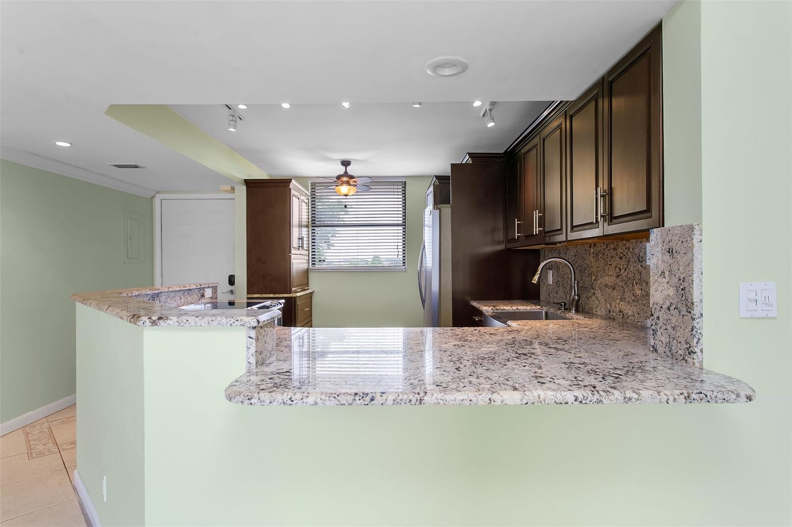115 Lake Emerald Drive 307, Oakland Park, FL 33309 photo 6