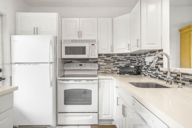 4706 NW 36th Street 616, sold in Seagrape Gardens Condo, Lauderdale Lakes, FL