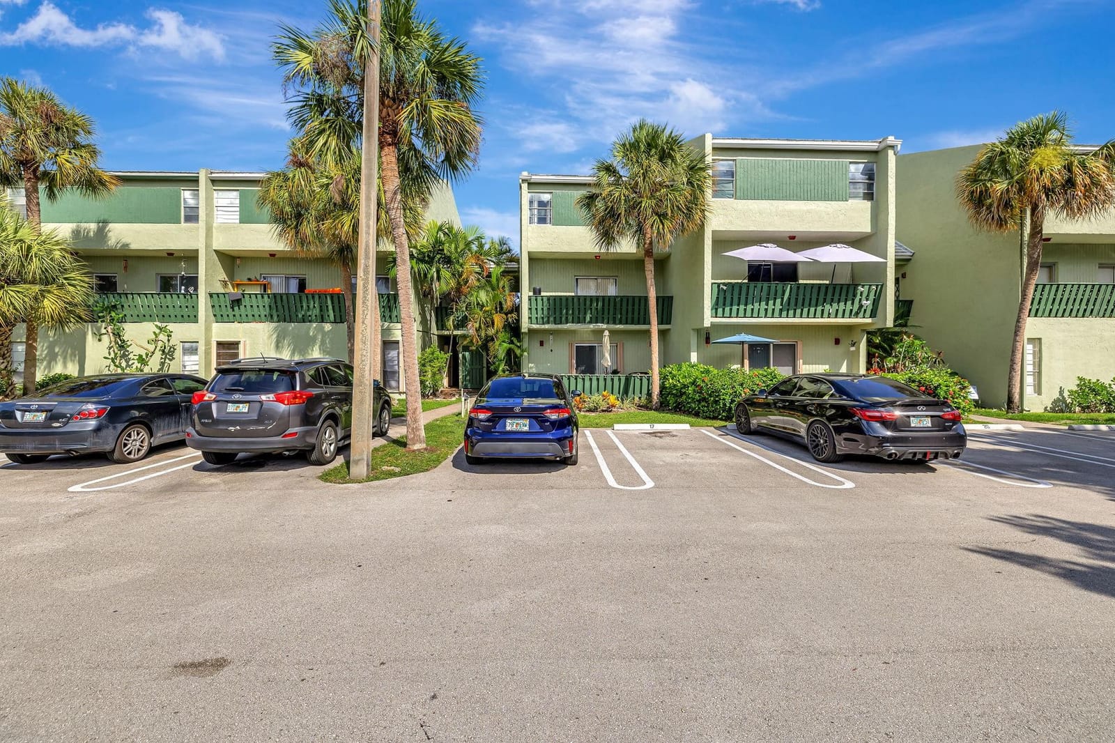 8905 NW 28th Drive F, Coral Springs, FL 33065