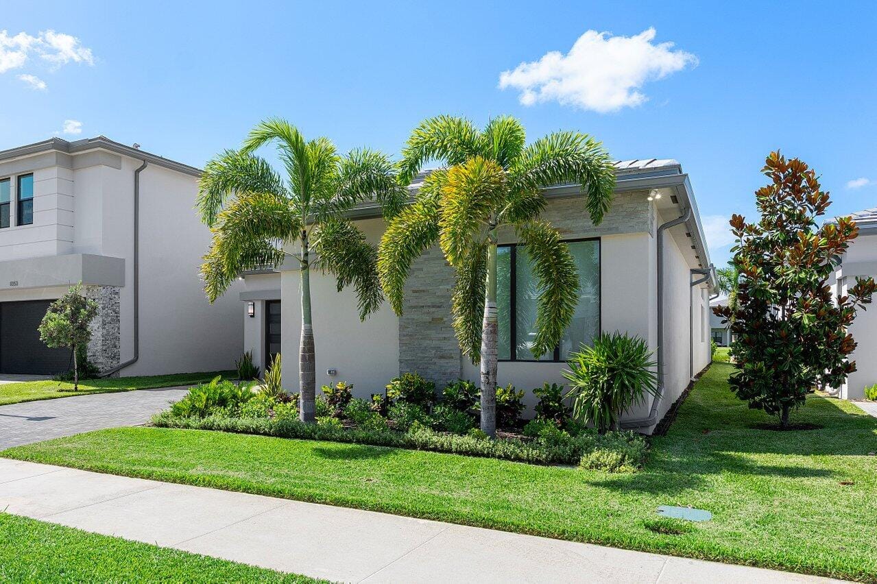 8347 Essex Country Club Drive, Boca Raton, FL 33434 photo 25