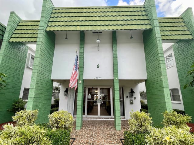 2271 NW 48th Terrace 111, sold in Castle Apartments 15 Condo, Lauderhill, FL
