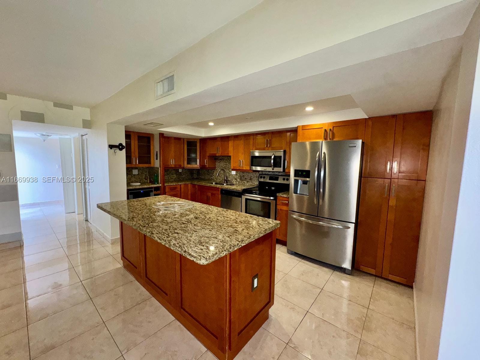 14249 Kendale Lakes Circle 14249 — photo 7