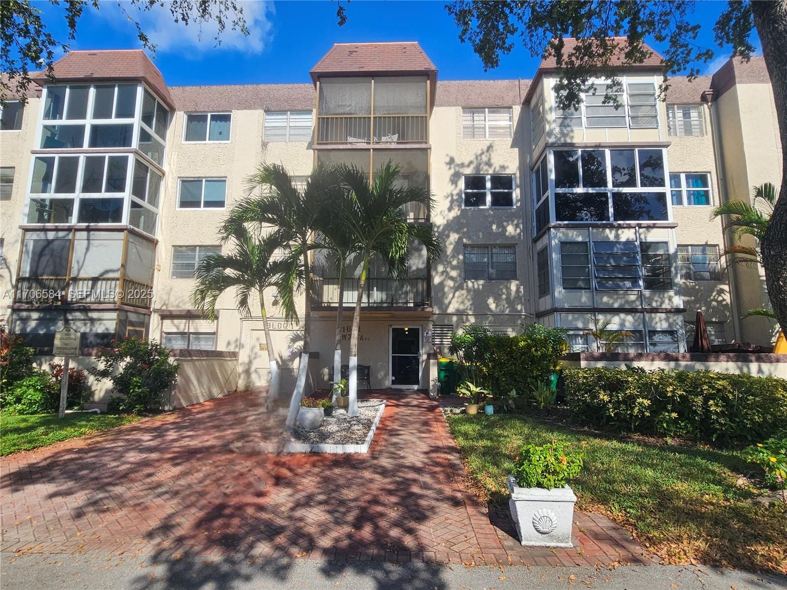 1681 NW 70th Avenue 303, Plantation, FL 33313 photo 1