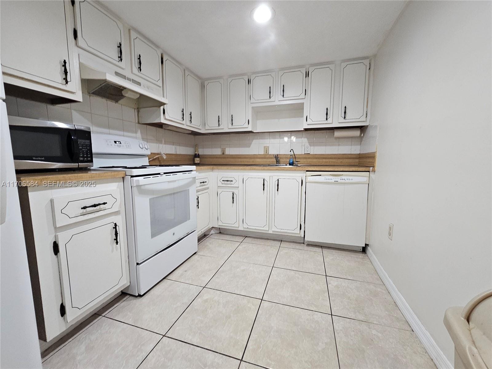 1681 NW 70th Avenue 303, Plantation, FL 33313 photo 6