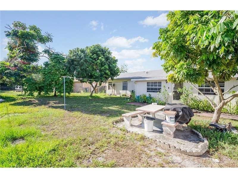 8231 NW 47 Street — photo 3