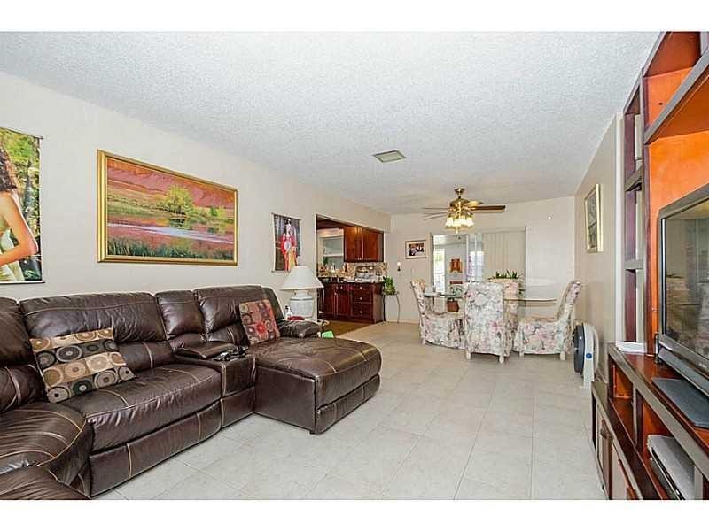 8231 NW 47 Street — photo 10