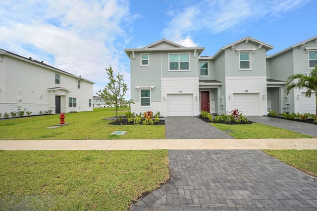 520 SE Rivergrass Street, sold in Veranda Landing, Port St Lucie, FL