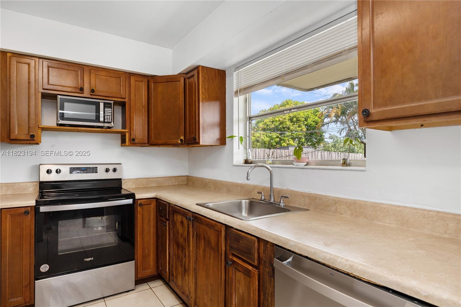 8851 NW 12th Street, Pembroke Pines, FL 33024 photo 9