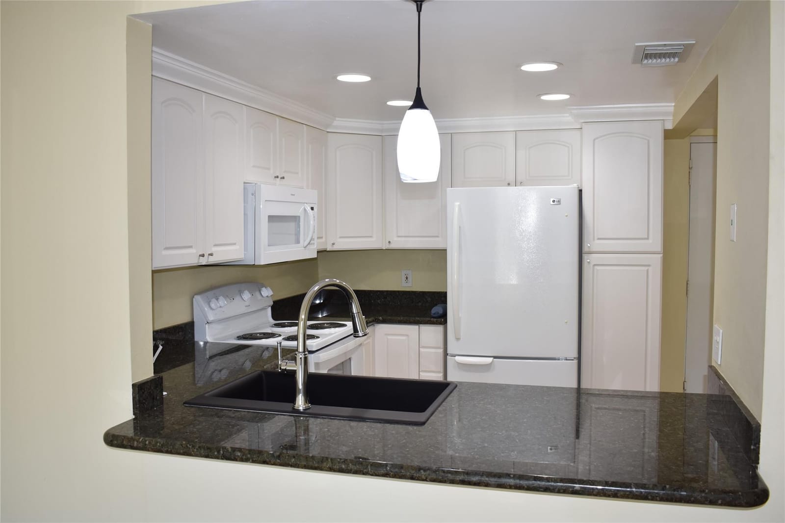 1000 River Reach Drive 215 — photo 5
