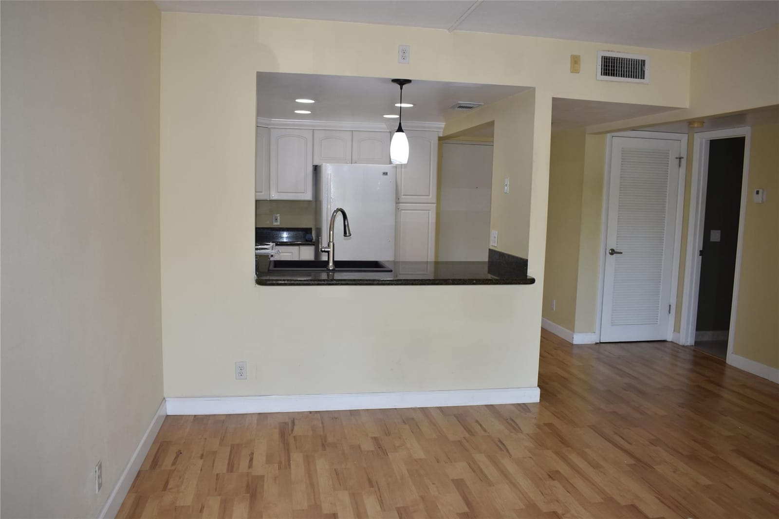 1000 River Reach Drive 215 — photo 6