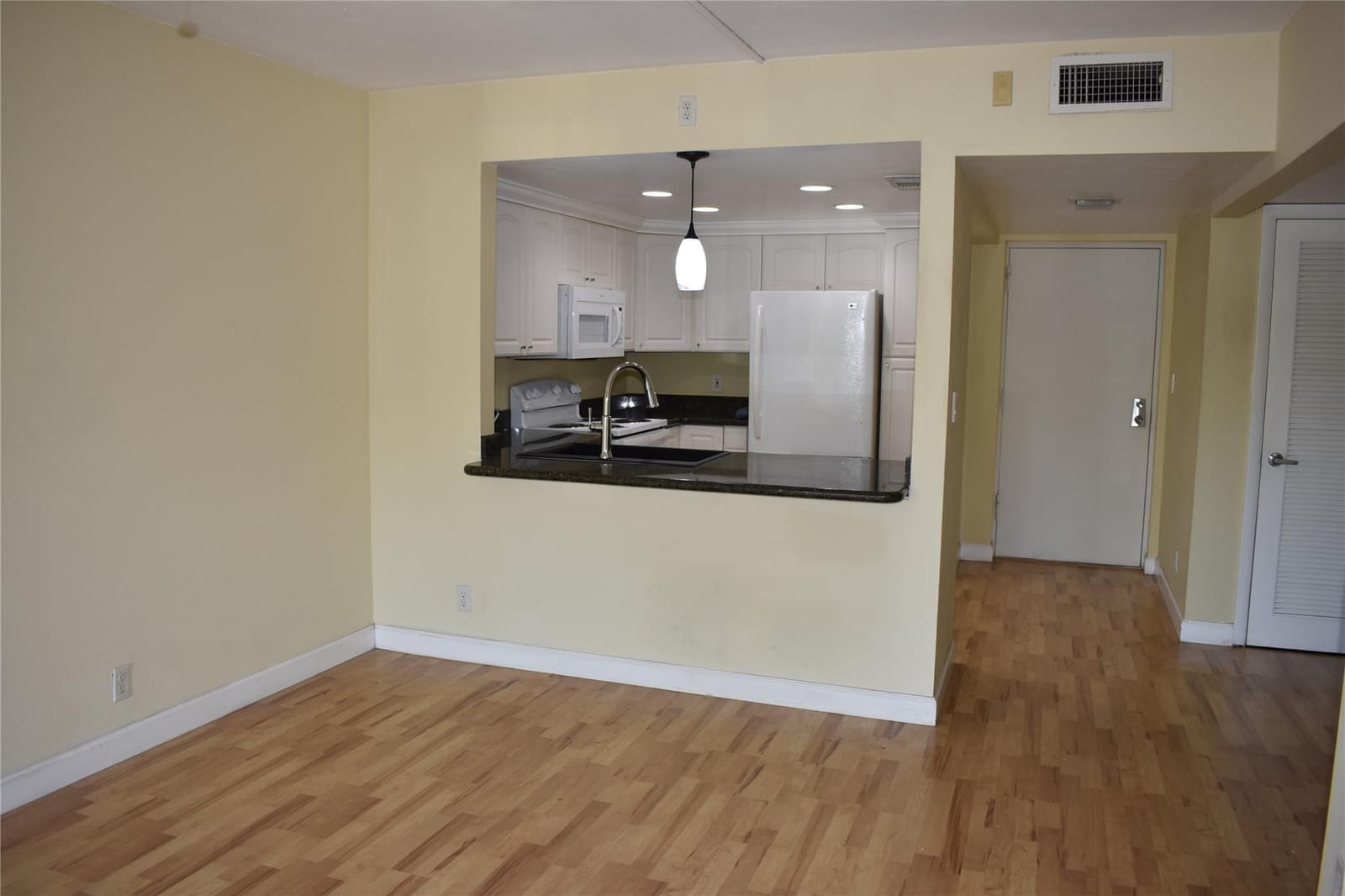 1000 River Reach Drive 215 — photo 7