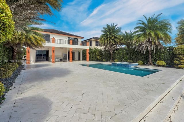 8900 NW 160th Terrace, sold in Satori, Miami Lakes, FL