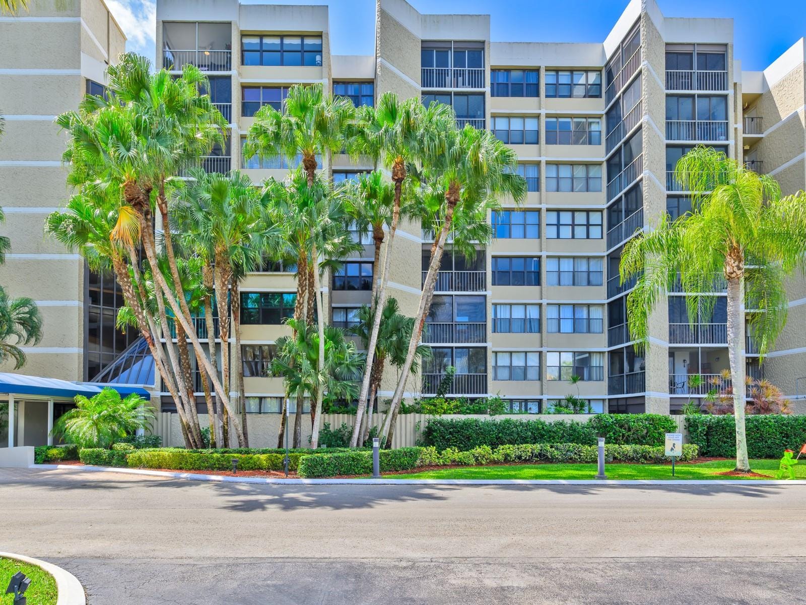 16300 Golf Club Road 719 — photo 2
