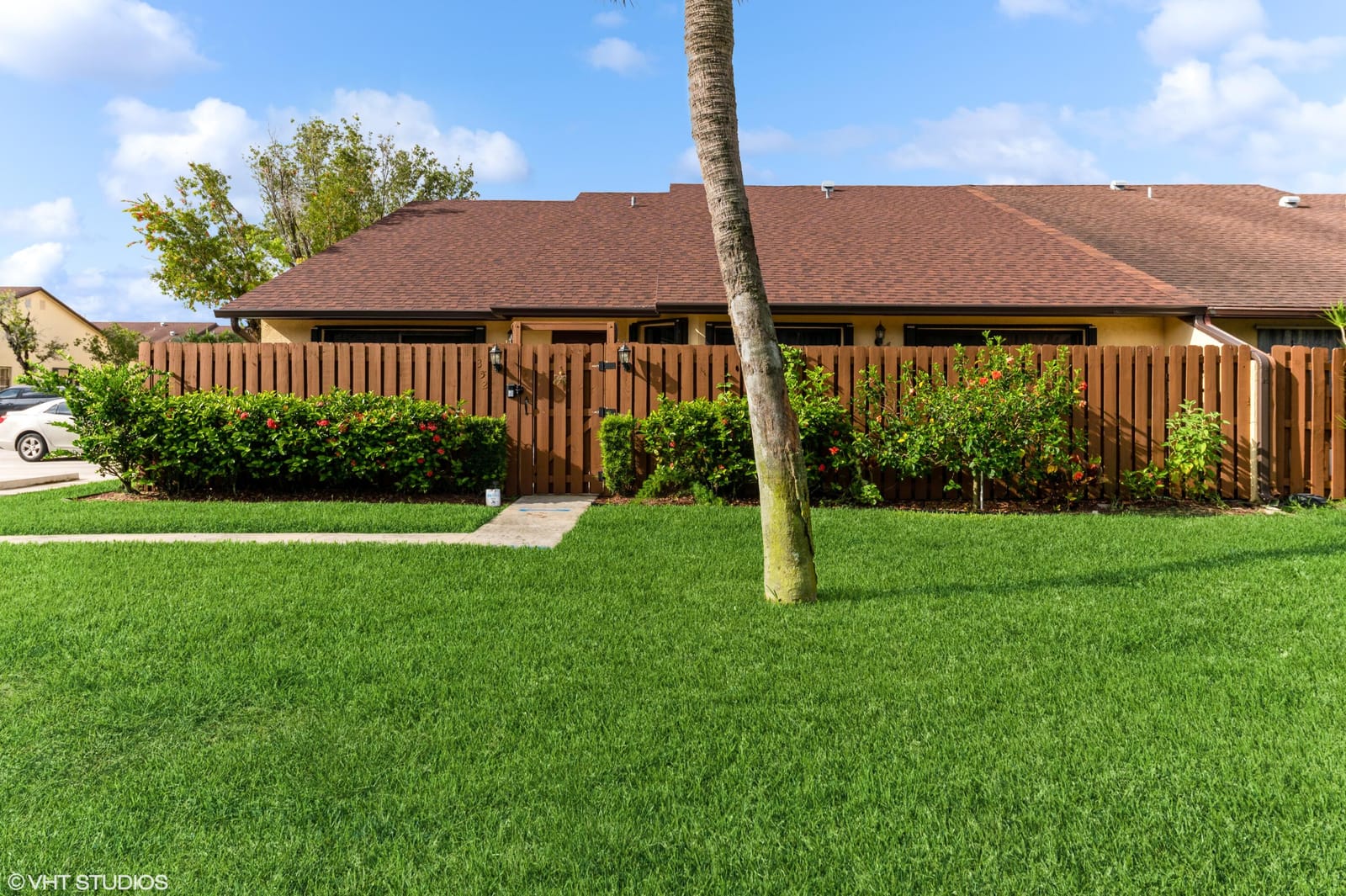 352 Springdale Circle, Palm Springs, FL 33461