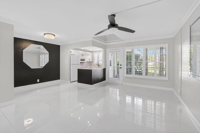 808 SE 7th Street 107, Hampton Gardens, Deerfield Beach, FL