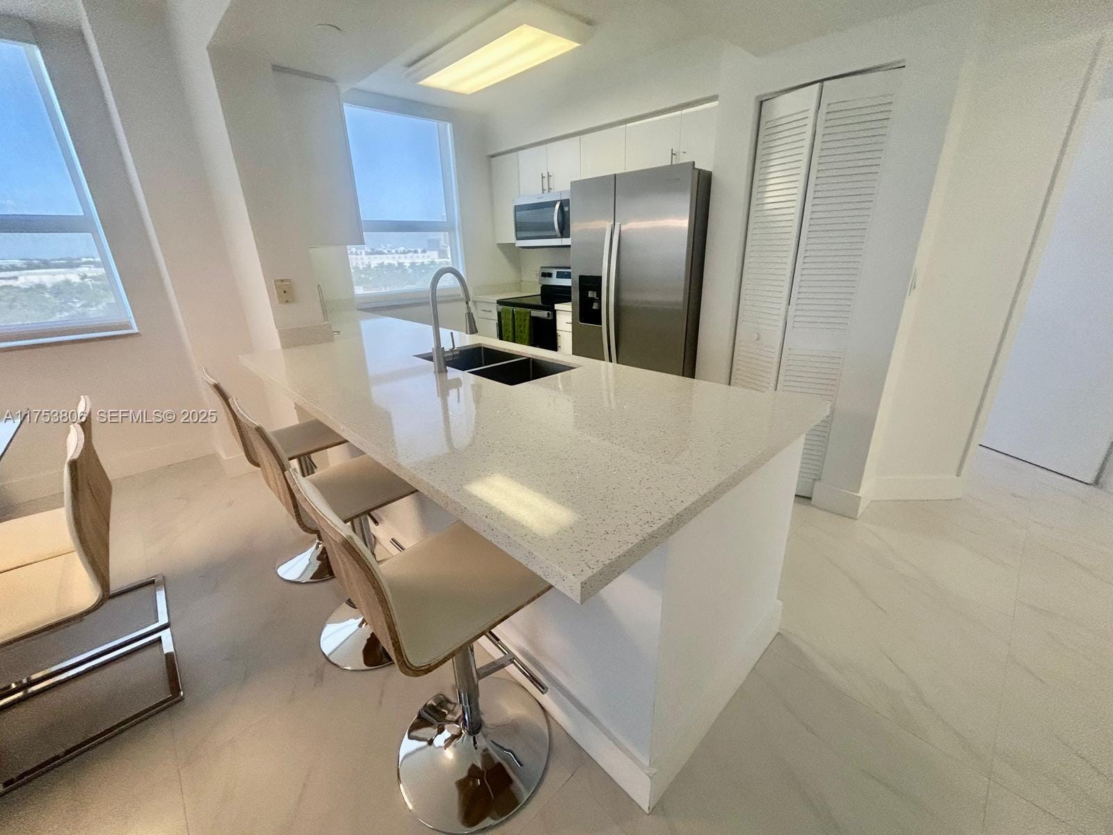 19501 W Country Club Drive 709, Aventura, FL 33180 photo 4