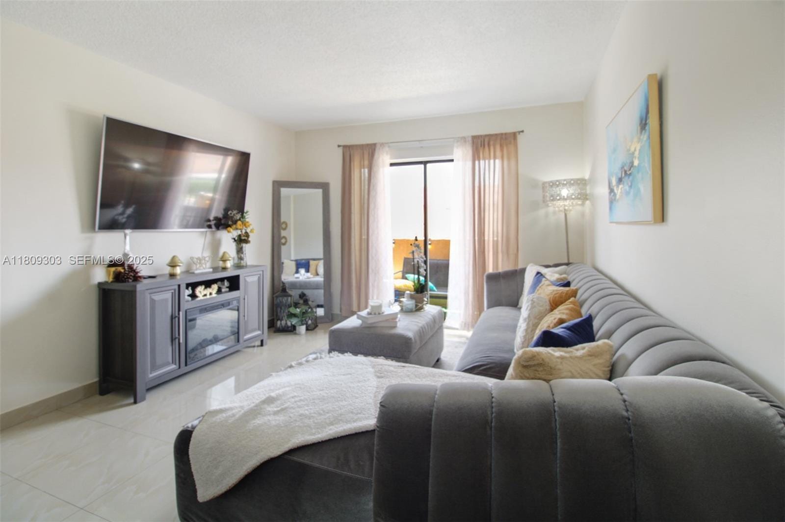 8095 NW 8th Street 209, Miami, FL 33126 photo 2