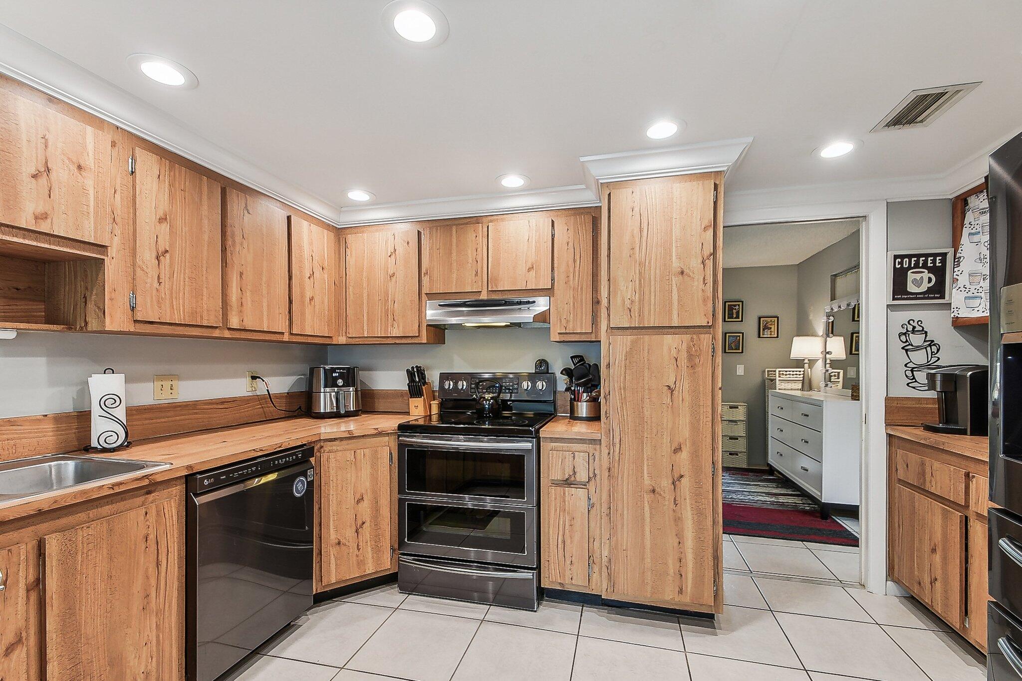 11063 Oakdale Road — photo 4