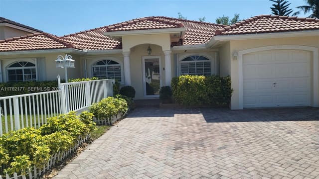 14384 SW 167th Terrace, sold in Laguna Ponds Sec 2, Miami, FL