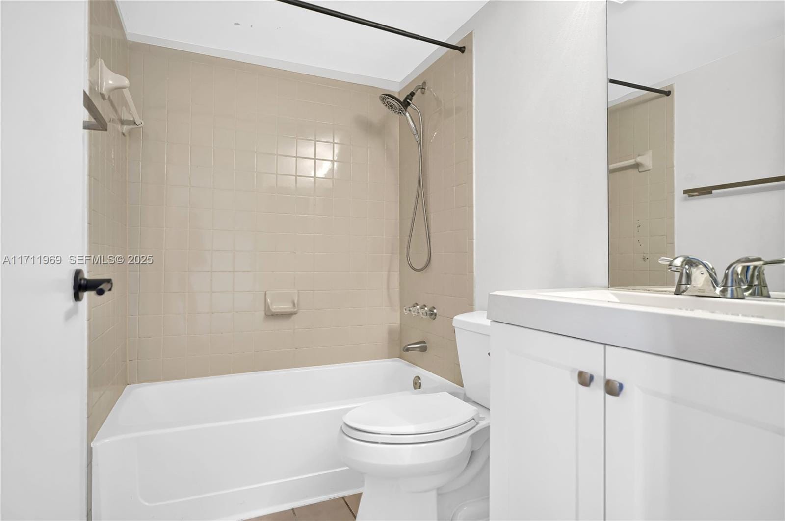200 W Palm W Circle 203, Pembroke Pines, FL 33025 photo 11
