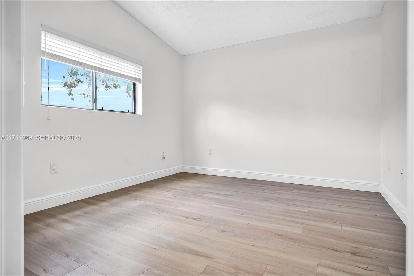 200 W Palm W Circle 203, Pembroke Pines, FL 33025 photo 14