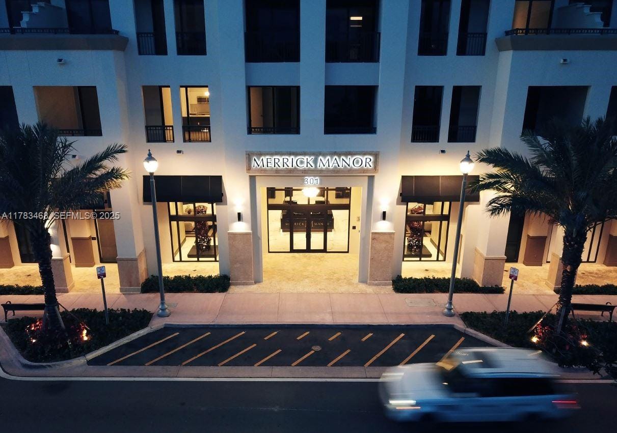 301 Altara Avenue 403, Coral Gables, FL 33146 photo 19