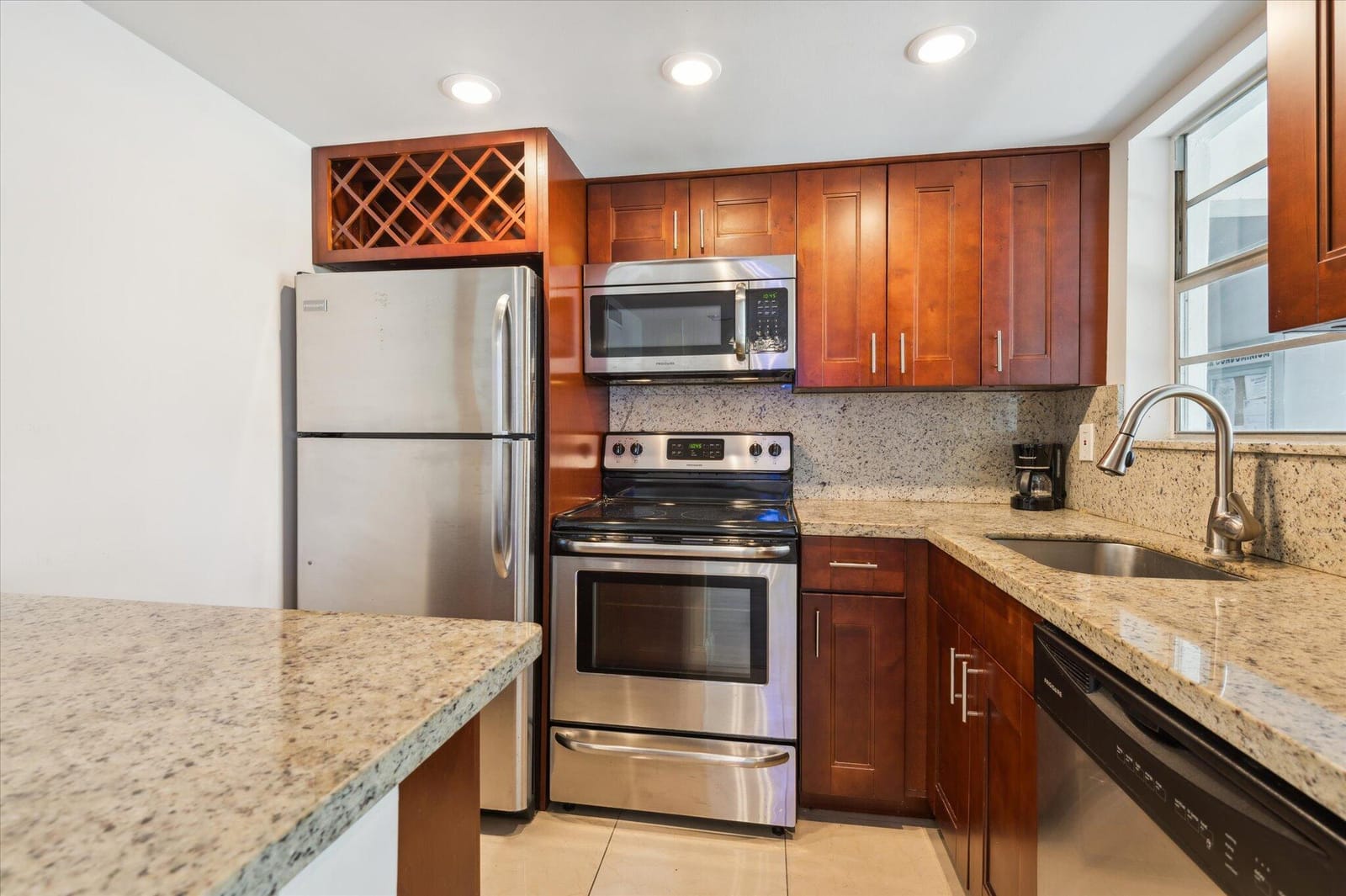 1040 SE 4th Avenue 129, Deerfield Beach, FL 33441 photo 8