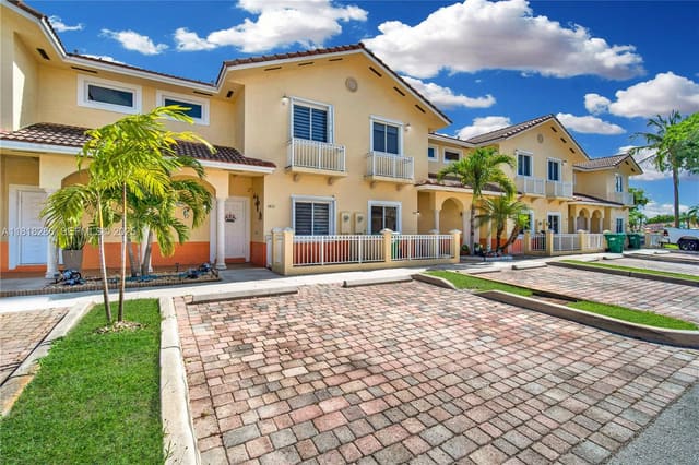 7472 NW 180th Street, sold in Tuscan Lake Villas, Hialeah, FL