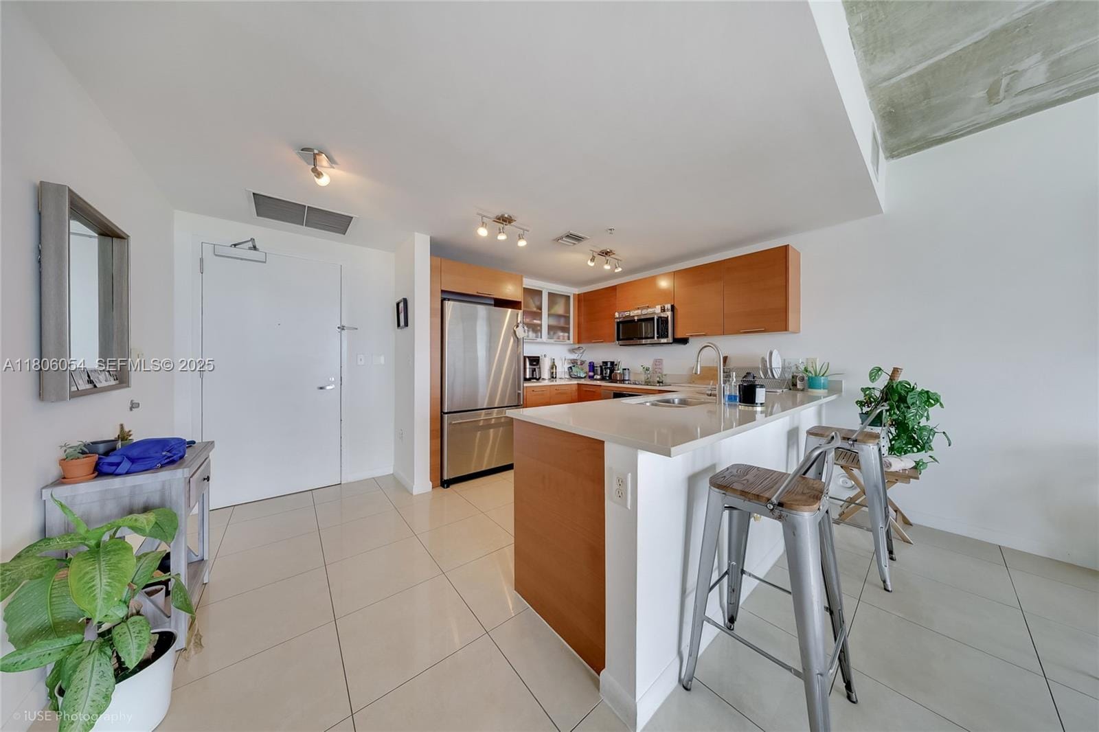 3250 NE 1st Avenue 1007 — photo 2