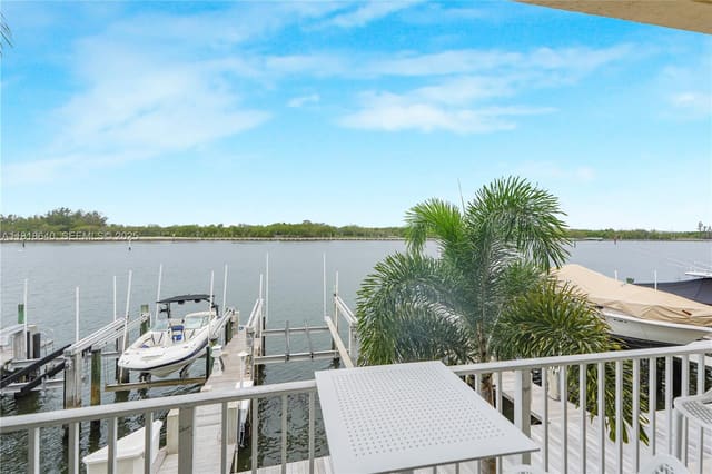 4034 N Ocean Drive, Hollywood, FL 33019