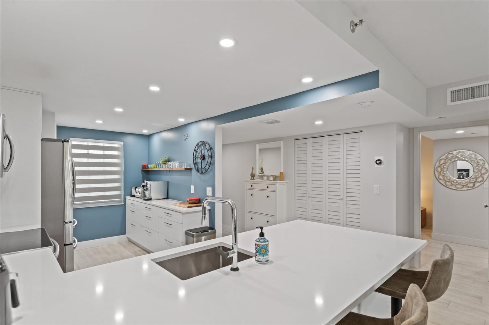 4015 W Palm Aire Drive 305 — photo 3